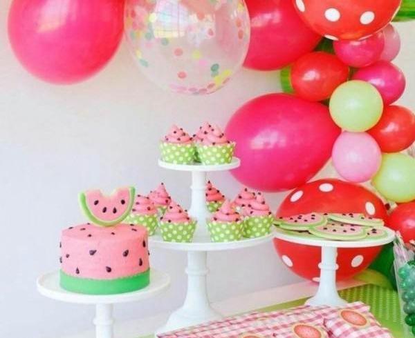 عکس ایده تزیین دیوار برای شب یلدا