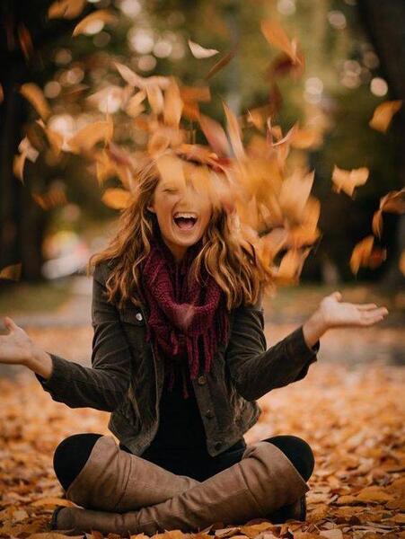 عکس ایده ژست عکاسی پاییزی