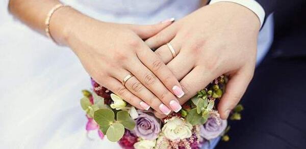 عکس ایده عروس رفته گل بچینه