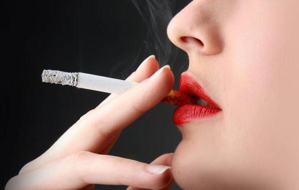 عکس کبودی لب بعد از تزریق ژل