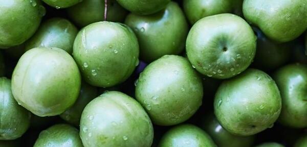 عکس استوری گوجه سبز