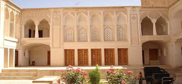 عکس خانه صولت ابرکوه