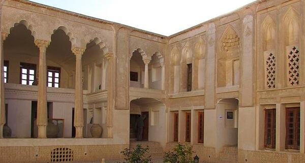عکس خانه صولت ابرکوه