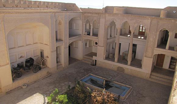 عکس خانه صولت ابرکوه