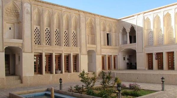 عکس خانه صولت ابرکوه