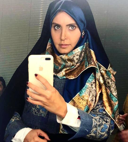 عکس هانده ارچل با روسری جدید
