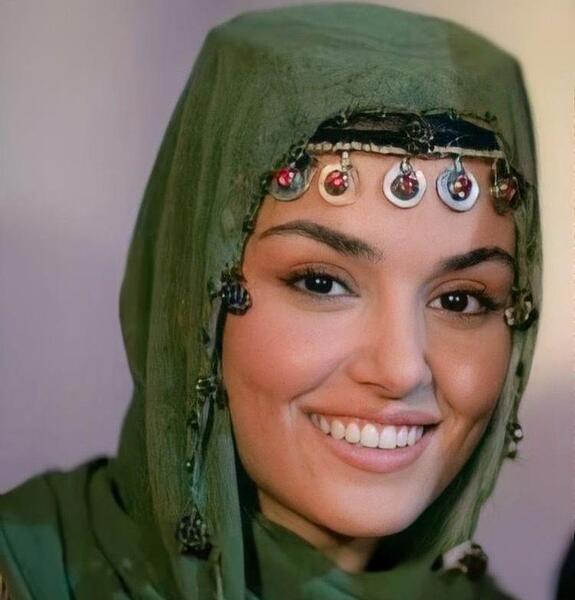 عکس هانده ارچل با روسری جدید