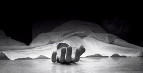 عکس دختر در حال افتادن