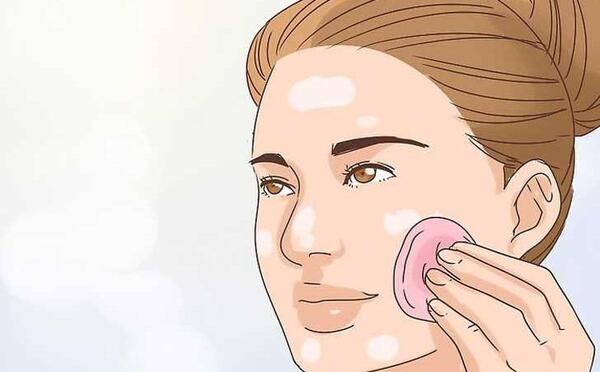 عکس کارتونی دختر در حال آرایش