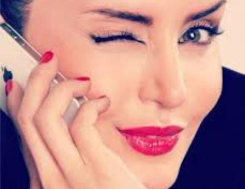 عکس پروفایل دختر درحال چشمک