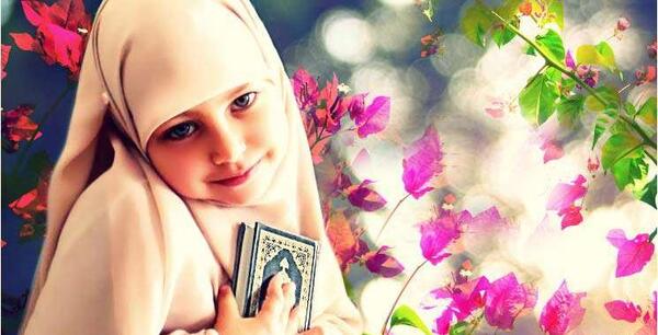 عکس دختری در حال قران خواندن
