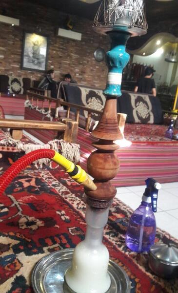 عکس پروفایل دختر در حال قلیون کشیدن