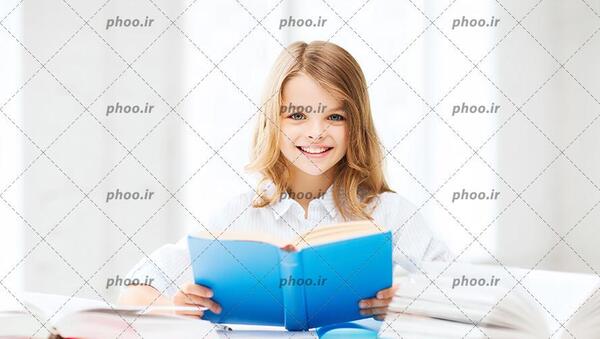 عکس های دختر در حال کتاب خواندن