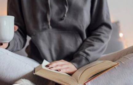 عکس های دختر در حال کتاب خواندن