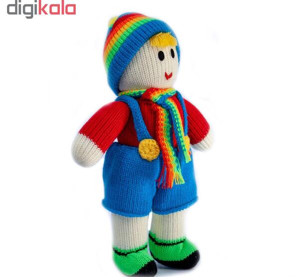 عکس پسر در حال بافتنی