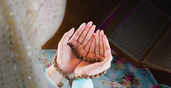 عکس پروفایل پسر در حال عبادت