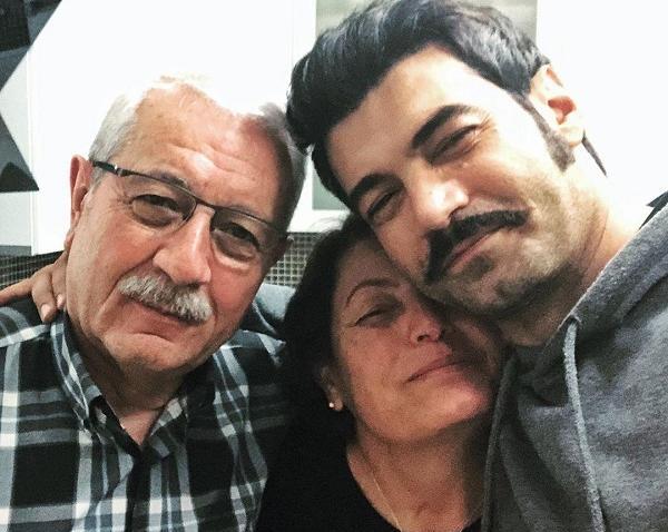عکس های بیرجه آکالای و همسرش