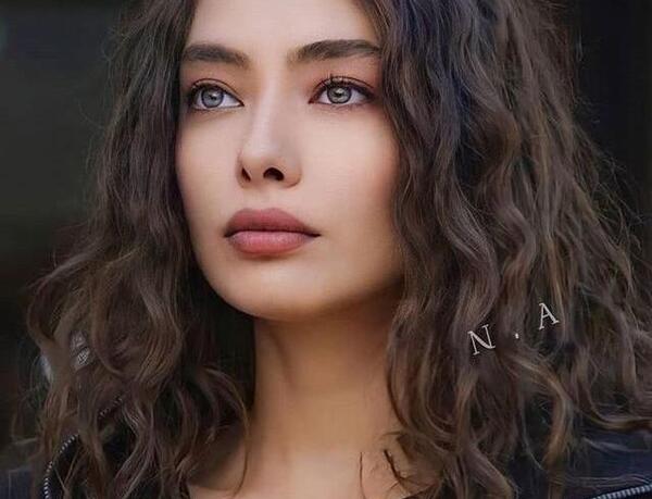 عکسهای بارداری نسلیهان اتاگول