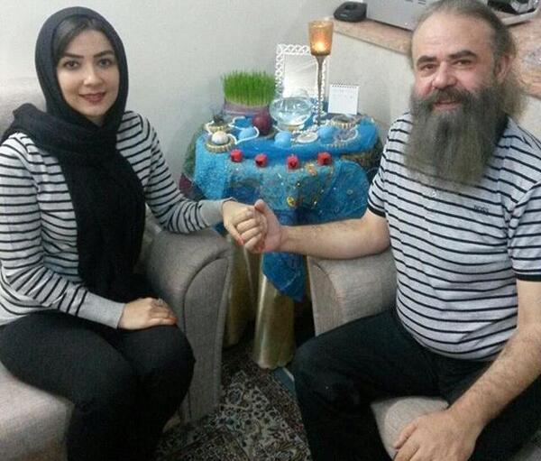 عکس حسین شریفی و مادرش