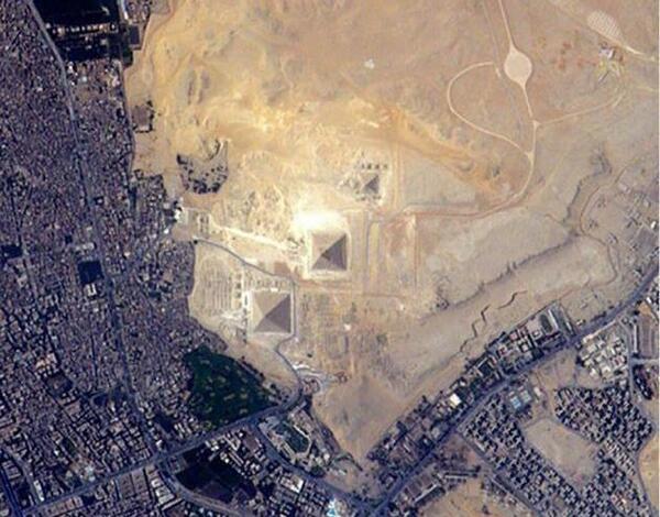 عکس هوایی اهرام ثلاثه مصر