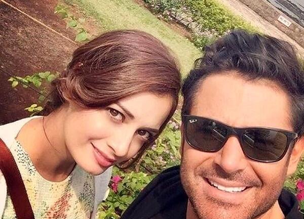 عکس محمد گلزار و زنش