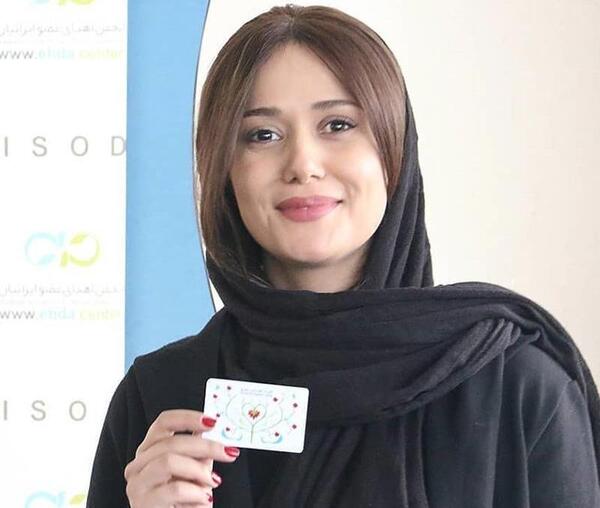 عکس خانم پریناز ایزدیار