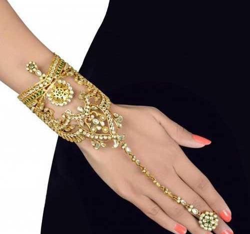 عکس طلا روی دست
