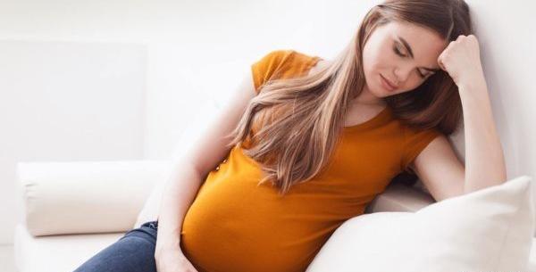 عکس زن باردار غمگین