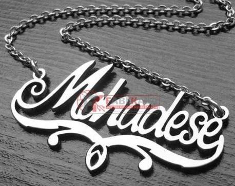 عکس گردنبند محدثه
