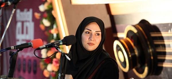 عکس فاطمه عباسی گوینده رادیو جوان