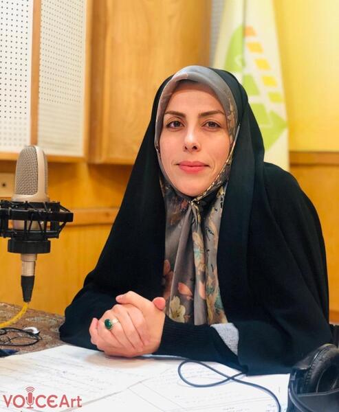 عکس فاطمه عباسی گوینده رادیو جوان