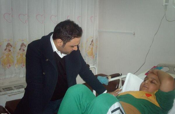 عکس احسان علیخانی در بیمارستان