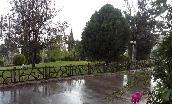 عکس باران فلکه هنگ