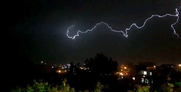 عکس باران و رعد و برق