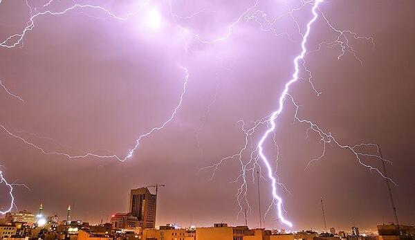 عکس باران و رعد و برق