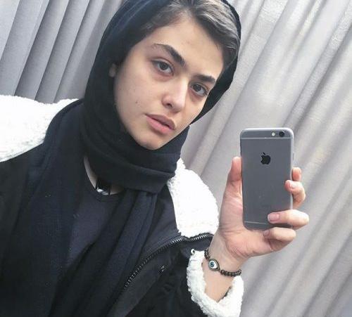 عکس بازیگر یگانه پارسا
