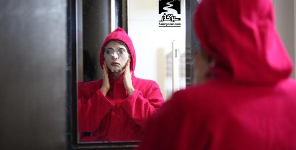 عکس پوریا پورسرخ در چشم و گوش بسته