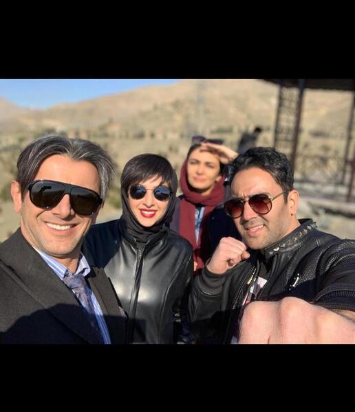 عکس پوریا پورسرخ در چشم و گوش بسته