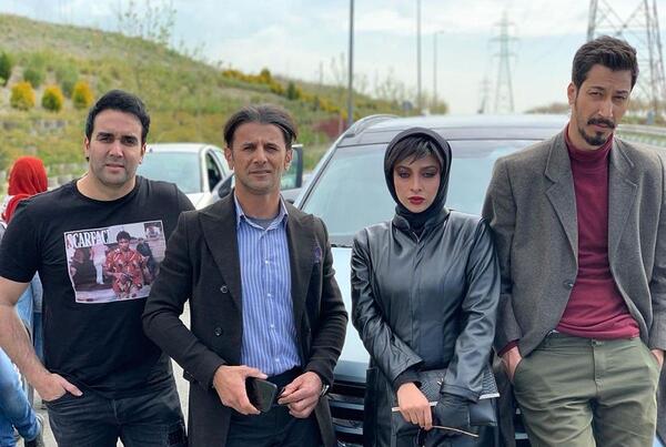 عکس پوریا پورسرخ در چشم و گوش بسته