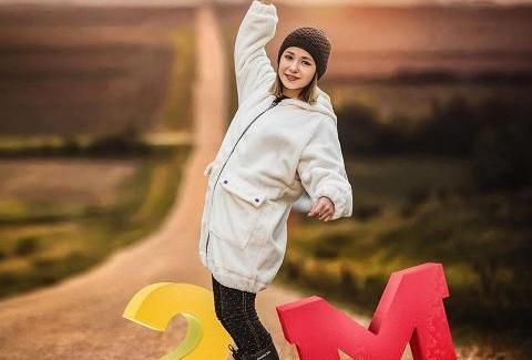 عکس پریا پور مشکی
