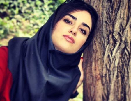 عکس هانیه غلامی در دانشگاه