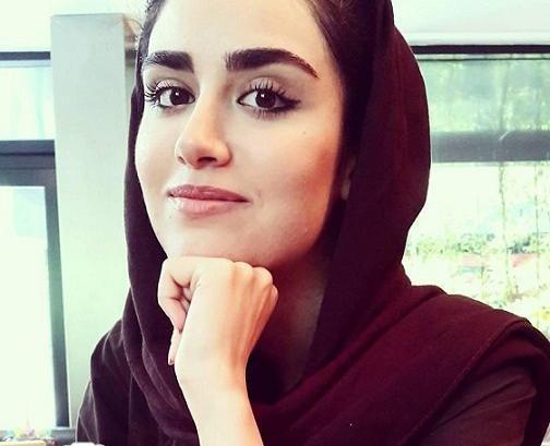 عکس هانیه غلامی در دانشگاه