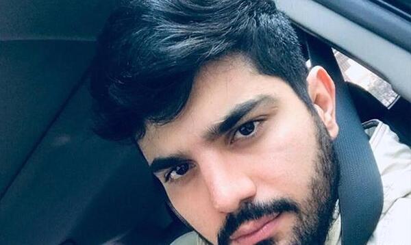 عکس حامد در پدر