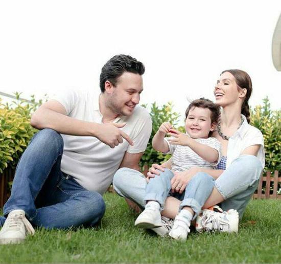 عکس بچه خدیجه شندیل