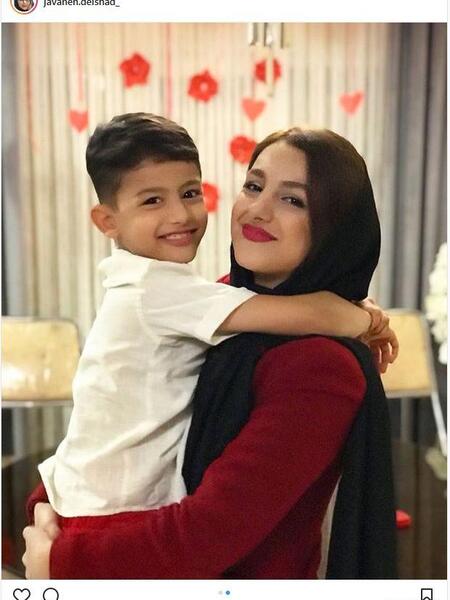 ژست عکس خاله و خواهرزاده