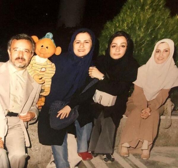 عکس خاله نرگس مجری رنگین کمان