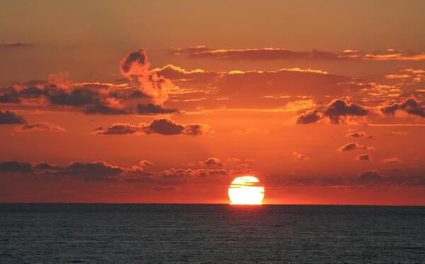 عکس خورشید و دریا