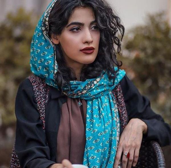 عکس ریحانه در خروس جنگی