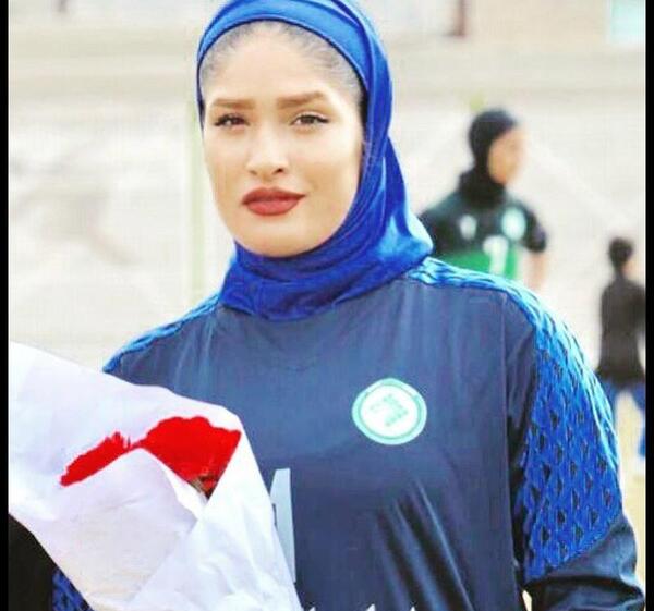 عکس زهرا خواجوی دروازه بان
