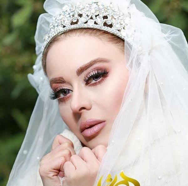 عکس زهرا دژوان با لباس عروس